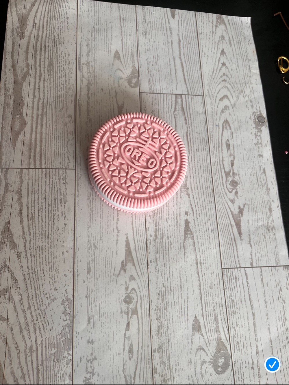 Oreo Pink Cookie Container - Picture 5 of 6